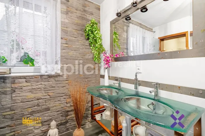 Prodej rodinného domu, Provodov, 234 m2