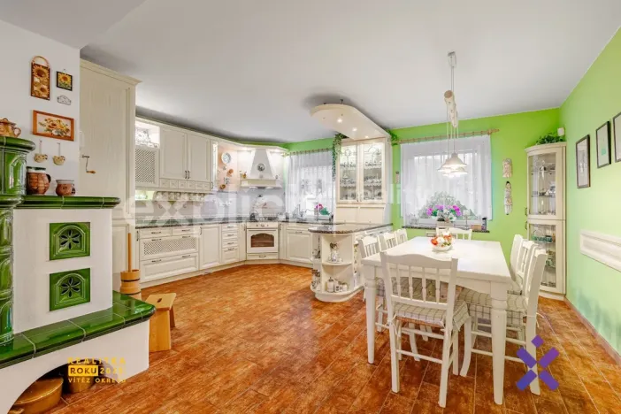 Prodej rodinného domu, Provodov, 234 m2