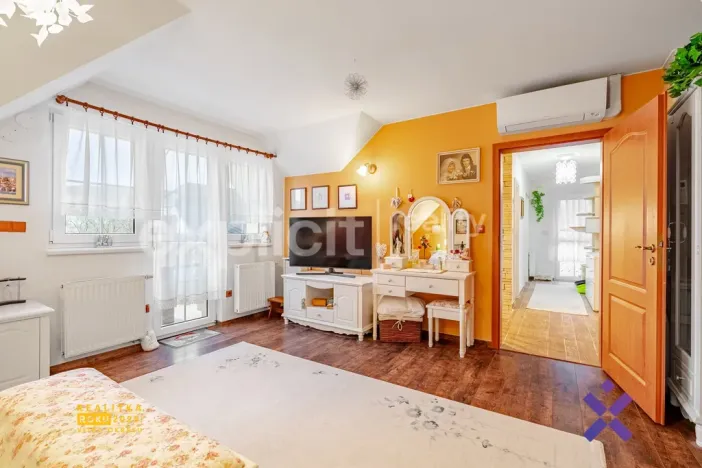 Prodej rodinného domu, Provodov, 234 m2