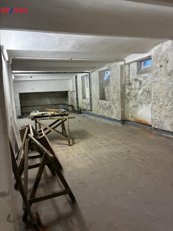 Pronájem skladu, Karlovy Vary, Moravská, 75 m2