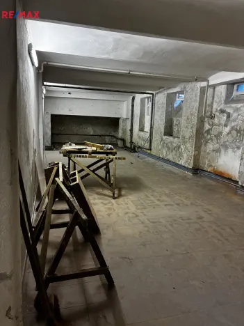 Pronájem skladu, Karlovy Vary, Moravská, 75 m2