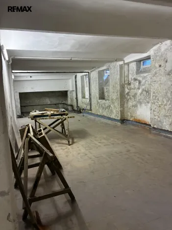 Pronájem skladu, Karlovy Vary, Moravská, 75 m2