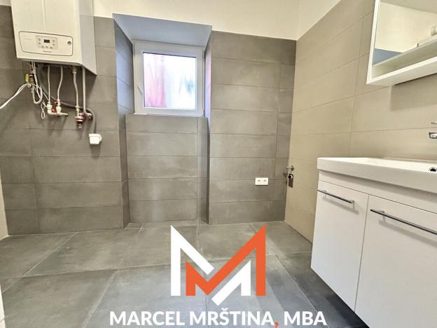 Pronájem bytu 2+1, Náchod, Husovo náměstí, 70 m2