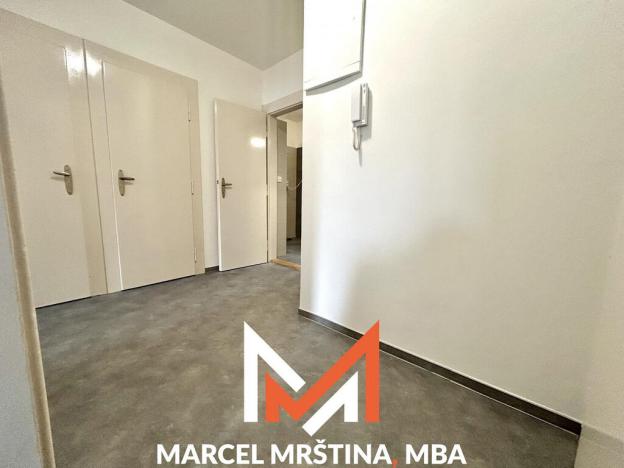 Pronájem bytu 2+1, Náchod, Husovo náměstí, 70 m2