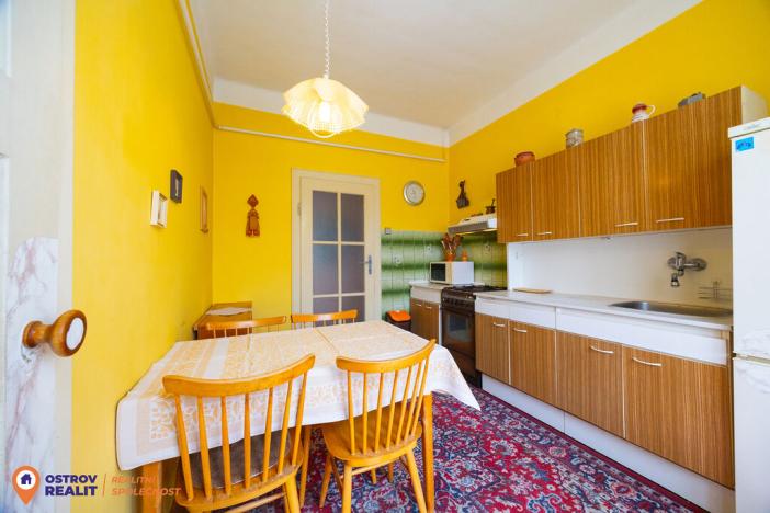 Prodej bytu 4+1, Šumperk, Masarykovo nám., 97 m2