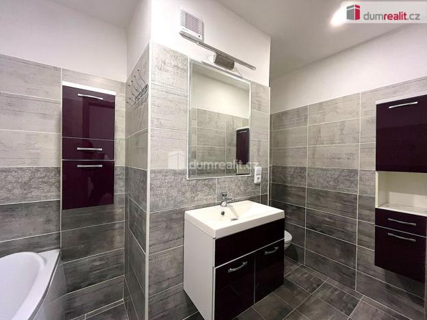 Prodej bytu 3+1, Sokolov, Jiřího z Poděbrad, 80 m2