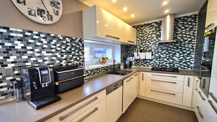 Prodej rodinného domu, Jenštejn, Zlatnická, 137 m2