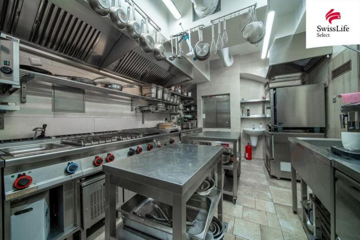 Prodej ubytování, Nové Město nad Metují, Husovo náměstí, 927 m2