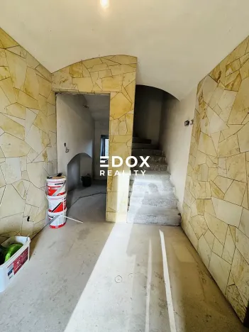 Prodej rodinného domu, Martiněves, 250 m2