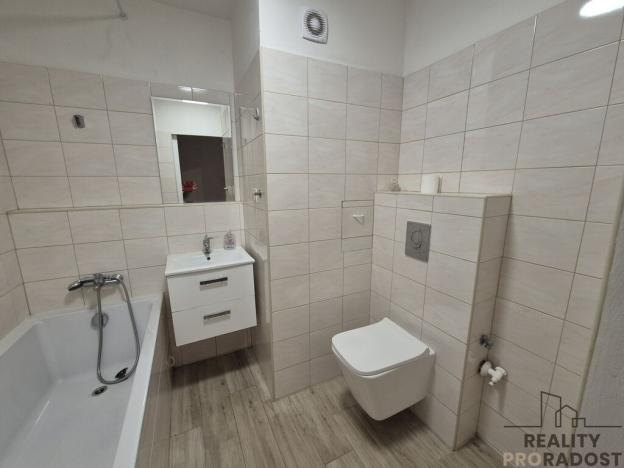 Pronájem bytu 1+kk, Třinec, Lidická, 32 m2