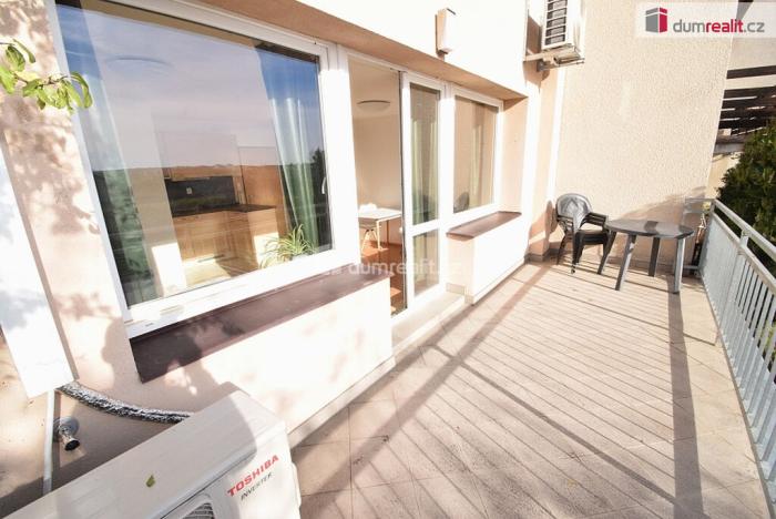 Pronájem bytu 1+kk, Praha - Smíchov, Nad Palatou, 27 m2