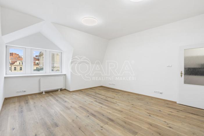 Pronájem bytu 3+1, Praha - Vinohrady, Římská, 74 m2