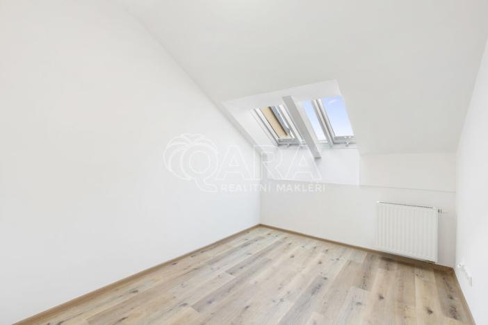 Pronájem bytu 3+1, Praha - Vinohrady, Římská, 74 m2