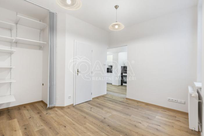 Pronájem bytu 3+1, Praha - Vinohrady, Římská, 74 m2