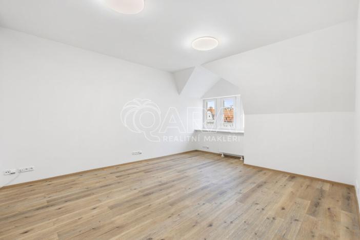 Pronájem bytu 3+kk, Praha - Vinohrady, Římská, 74 m2