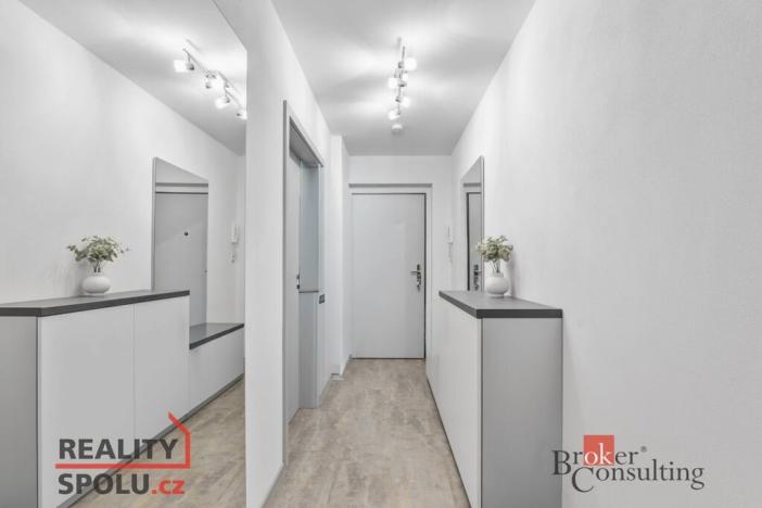 Prodej bytu 2+kk, Hradec Králové - Třebeš, Pod Svahem, 56 m2