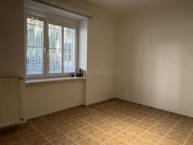 Pronájem bytu 1+kk, Praha - Vokovice, Africká, 30 m2