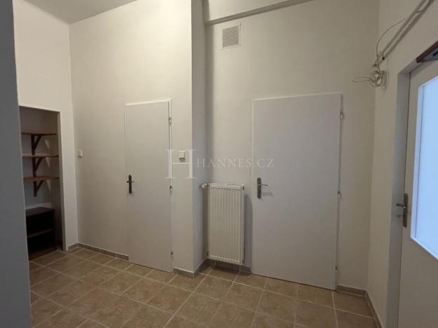 Pronájem bytu 1+kk, Praha - Vokovice, Africká, 30 m2