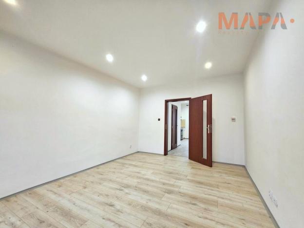 Pronájem bytu 1+1, Chomutov, Kadaňská, 37 m2