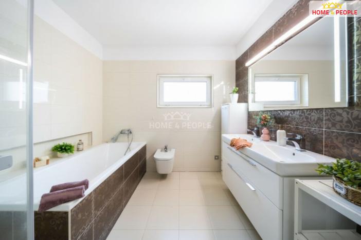 Prodej rodinného domu, Srubec, Slunečná, 230 m2