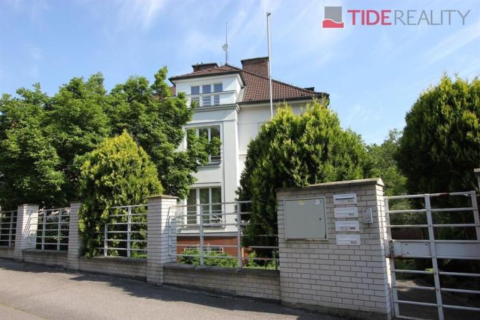 Pronájem kanceláře, Praha - Střešovice, náměstí Před bateriemi, 150 m2