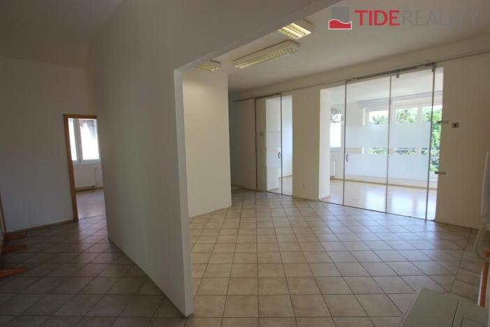 Pronájem kanceláře, Praha - Střešovice, náměstí Před bateriemi, 150 m2