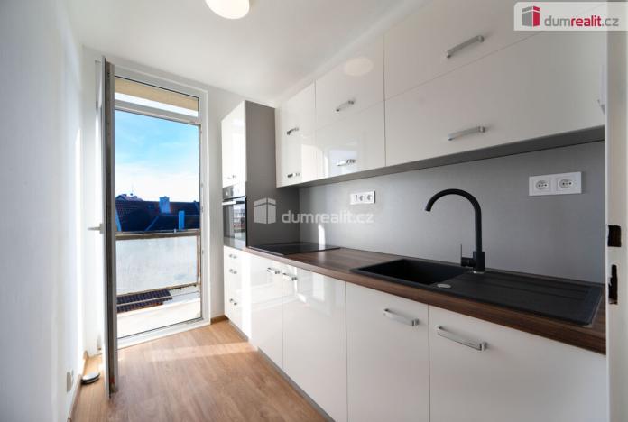 Pronájem bytu 2+1, Lhenice, Netolická, 52 m2