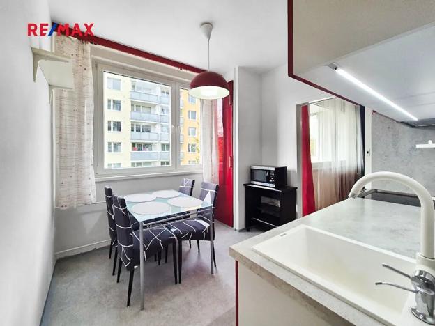 Pronájem bytu 3+1, Praha - Hlubočepy, Lamačova, 63 m2