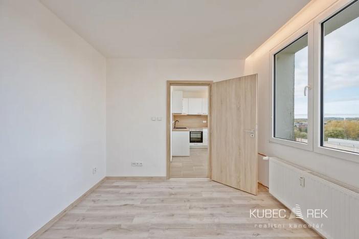 Prodej bytu 2+kk, Jindřichův Hradec, sídliště Vajgar, 43 m2