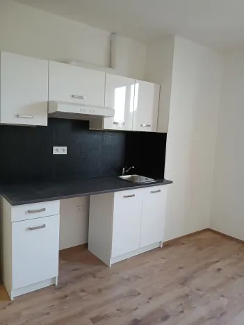 Pronájem bytu 2+kk, Praha - Libeň, Sokolovská, 35 m2