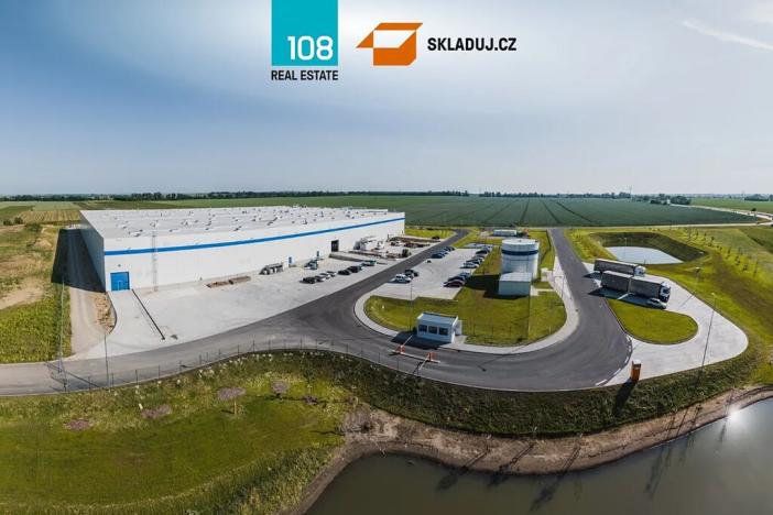 Pronájem skladu, Hrušky, 18000 m2