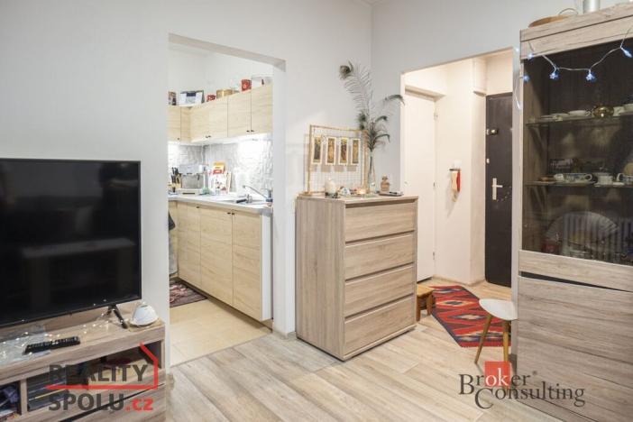 Pronájem bytu 1+1, Praha - Hlubočepy, Lamačova, 32 m2