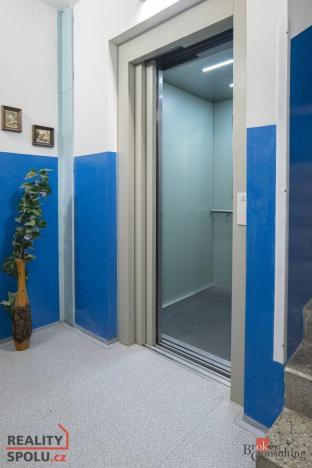 Pronájem bytu 1+1, Praha - Hlubočepy, Lamačova, 32 m2