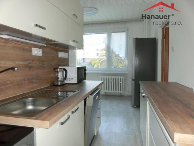 Pronájem bytu 3+1, Ústí nad Labem - Střekov, Tolstého, 68 m2