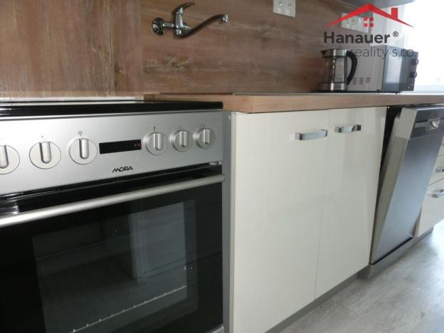 Pronájem bytu 3+1, Ústí nad Labem - Střekov, Tolstého, 68 m2