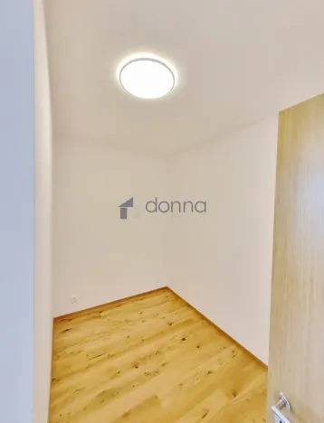 Pronájem bytu 2+kk, Praha, Mužíkova, 54 m2