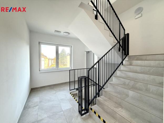 Pronájem bytu 2+kk, Karlovy Vary, Šumavská, 65 m2