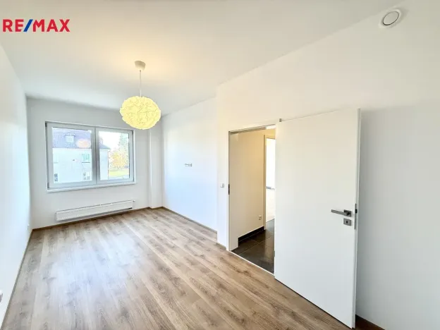 Pronájem bytu 2+kk, Karlovy Vary, Šumavská, 65 m2