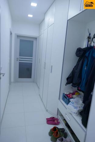 Prodej bytu 2+1, Olomouc - Hodolany, tř. Kosmonautů, 52 m2