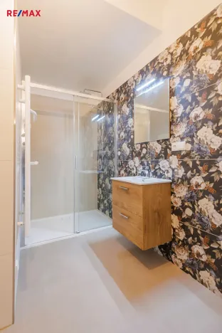 Prodej bytu 2+kk, Svoboda nad Úpou, Nádražní, 56 m2