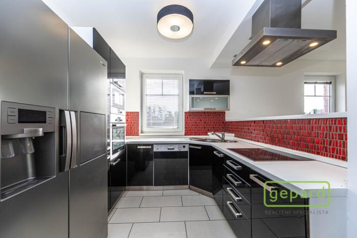 Pronájem rodinného domu, Praha, Do podkovy, 124 m2