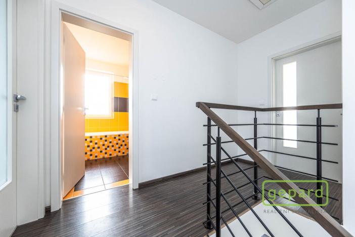 Pronájem rodinného domu, Praha, Do podkovy, 124 m2