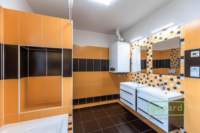 Pronájem rodinného domu, Praha, Do podkovy, 124 m2