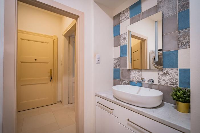 Prodej bytu 2+kk, Praha - Nusle, náměstí Generála Kutlvašra, 50 m2