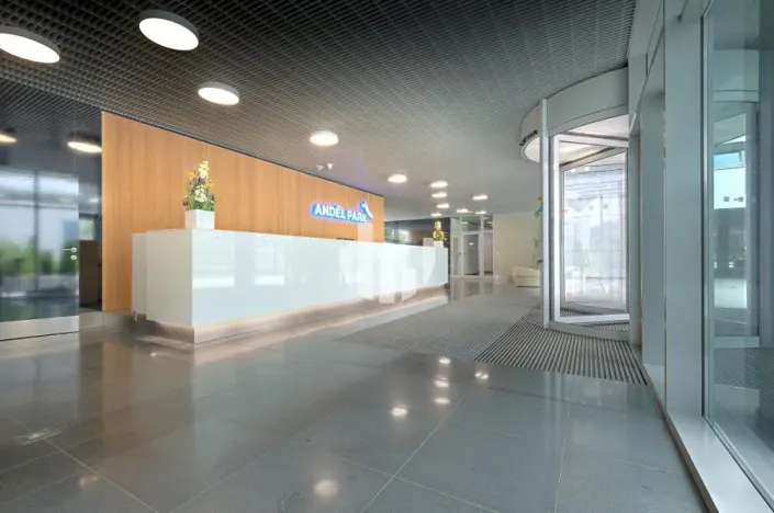 Pronájem kanceláře, Praha - Smíchov, Radlická, 234 m2