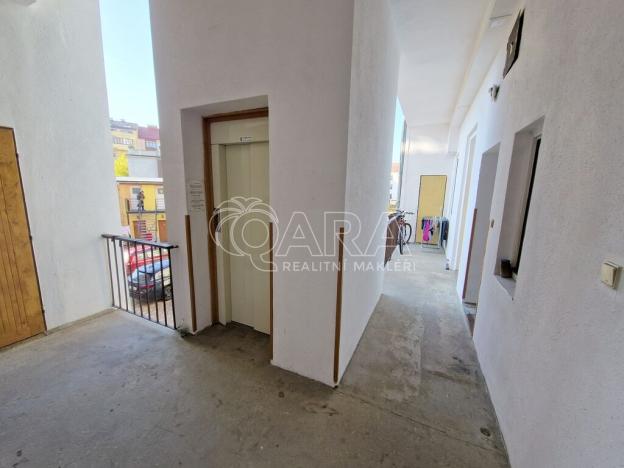 Pronájem bytu 1+kk, Praha - Žižkov, Roháčova, 31 m2