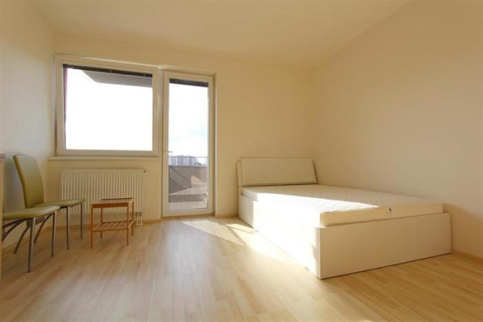 Pronájem bytu 1+kk, Brno, Houbalova, 28 m2