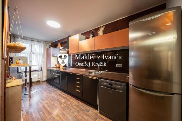 Prodej rodinného domu, Ivančice, Jana Schwarze, 178 m2