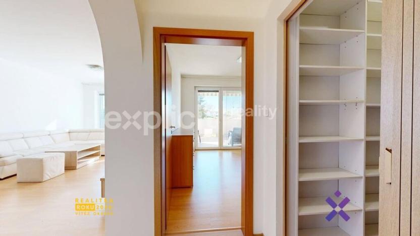 Pronájem bytu 2+kk, Kroměříž, Nitranská, 69 m2