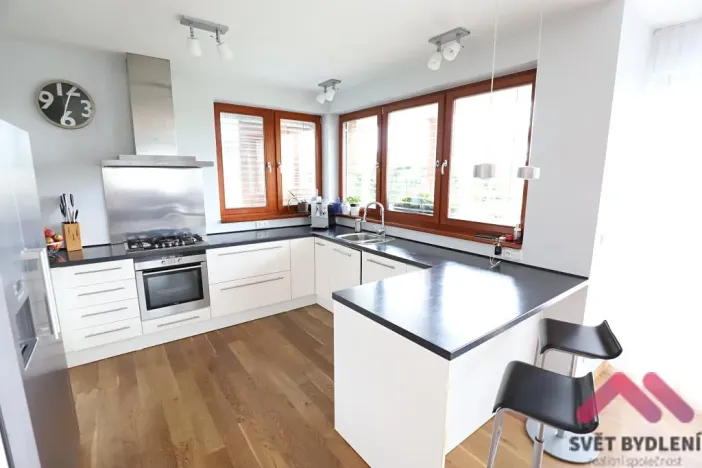 Pronájem rodinného domu, Praha - Dubeč, Kolocova, 221 m2